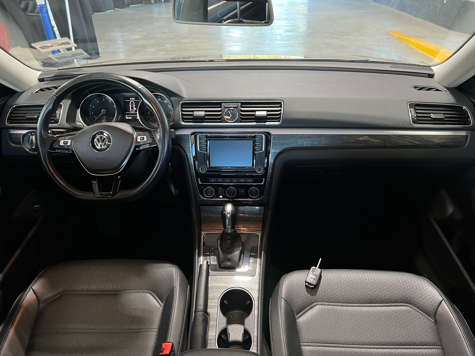 Thumbnail: 2016 Volkswagen Passat - 2