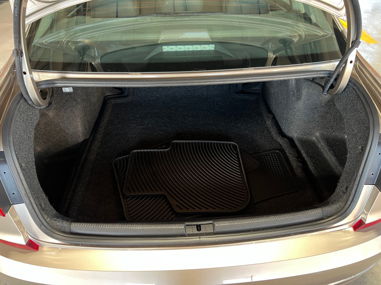 Thumbnail: 2016 Volkswagen Passat - 6