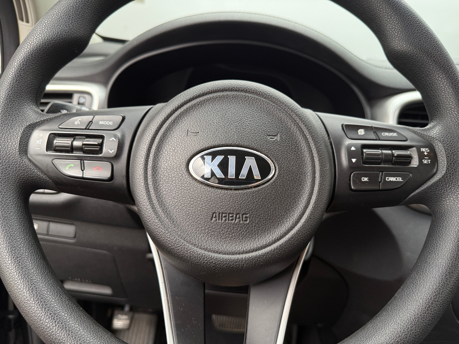 Thumbnail: 2017 Kia Sorento - 5