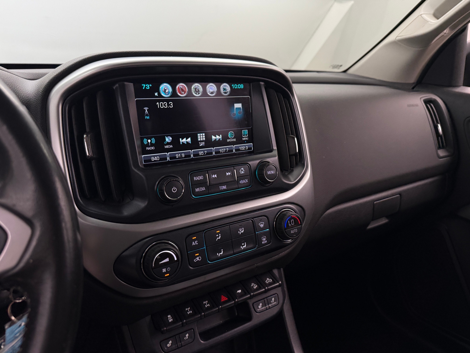 Thumbnail: 2018 Chevrolet Colorado - 3