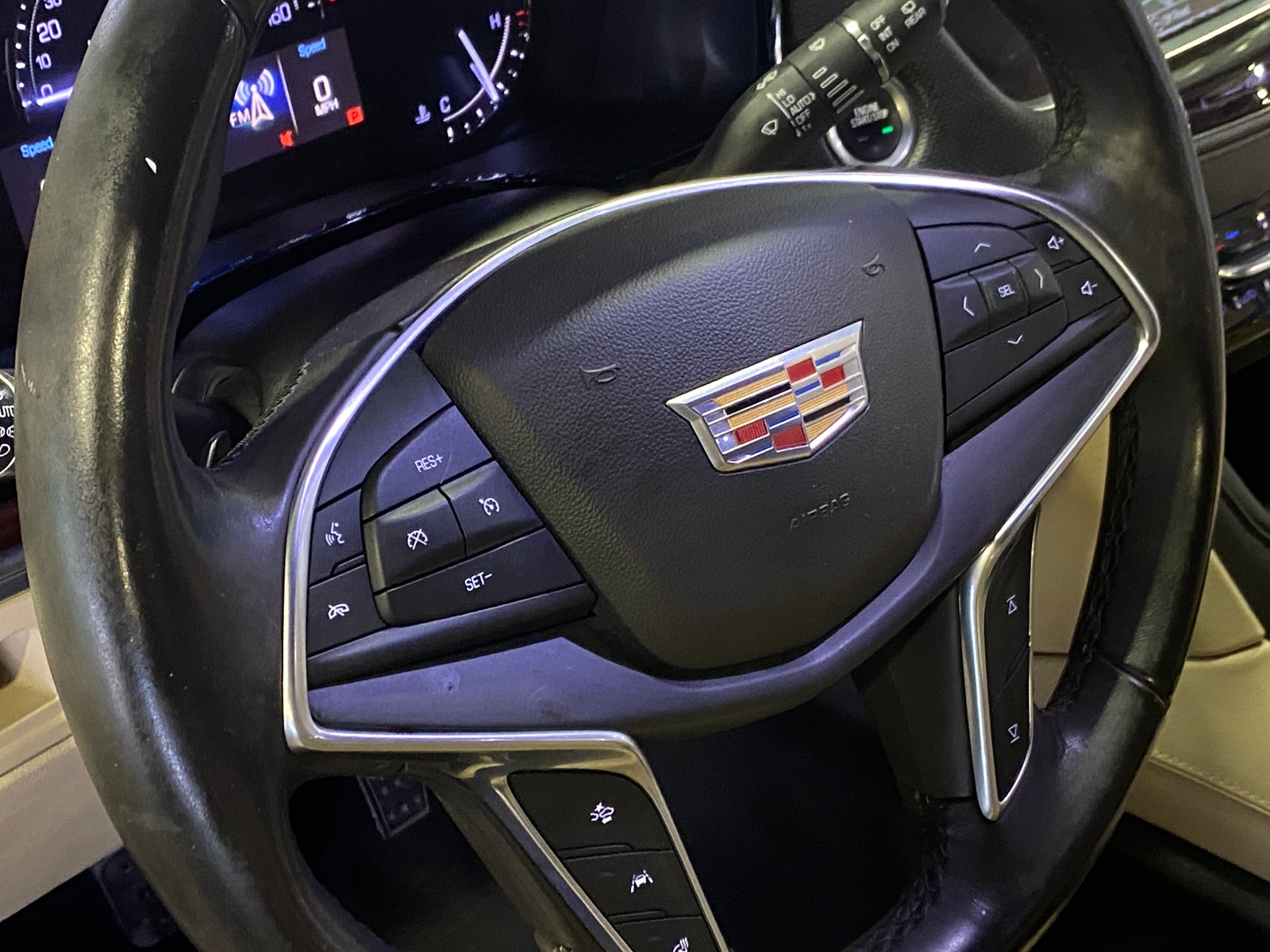 Thumbnail: 2017 Cadillac XT5 - 4