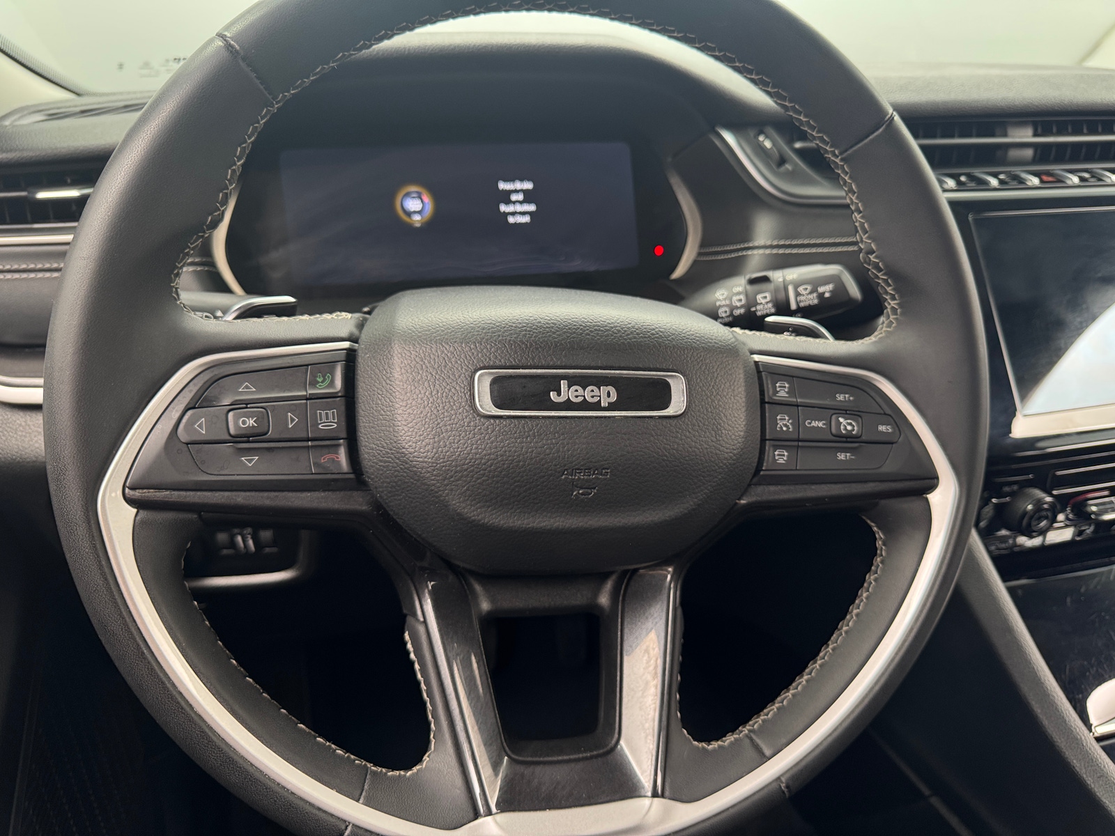 Thumbnail: 2023 Jeep Grand Cherokee L - 4