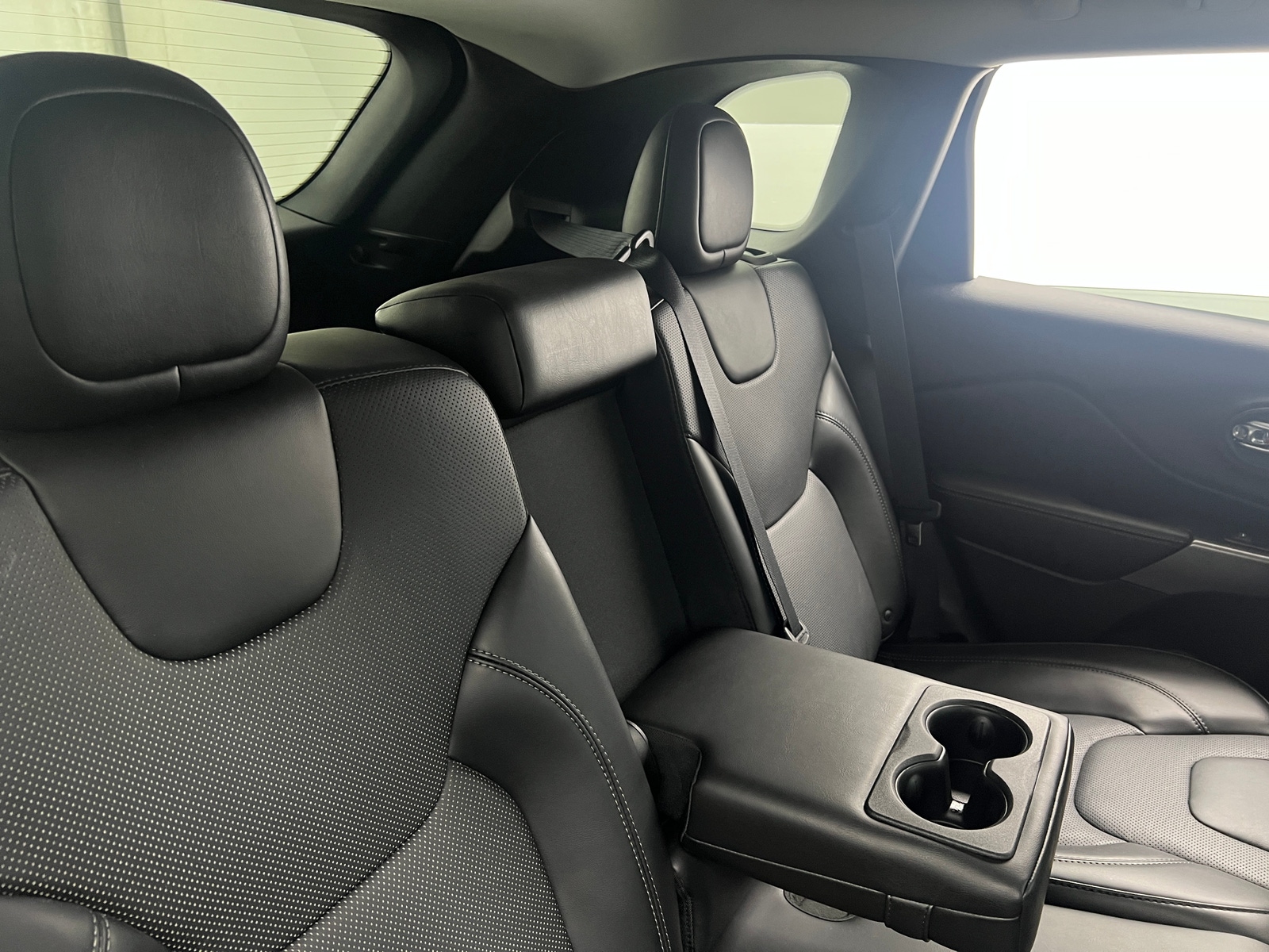 Thumbnail: 2019 Jeep Cherokee - 5