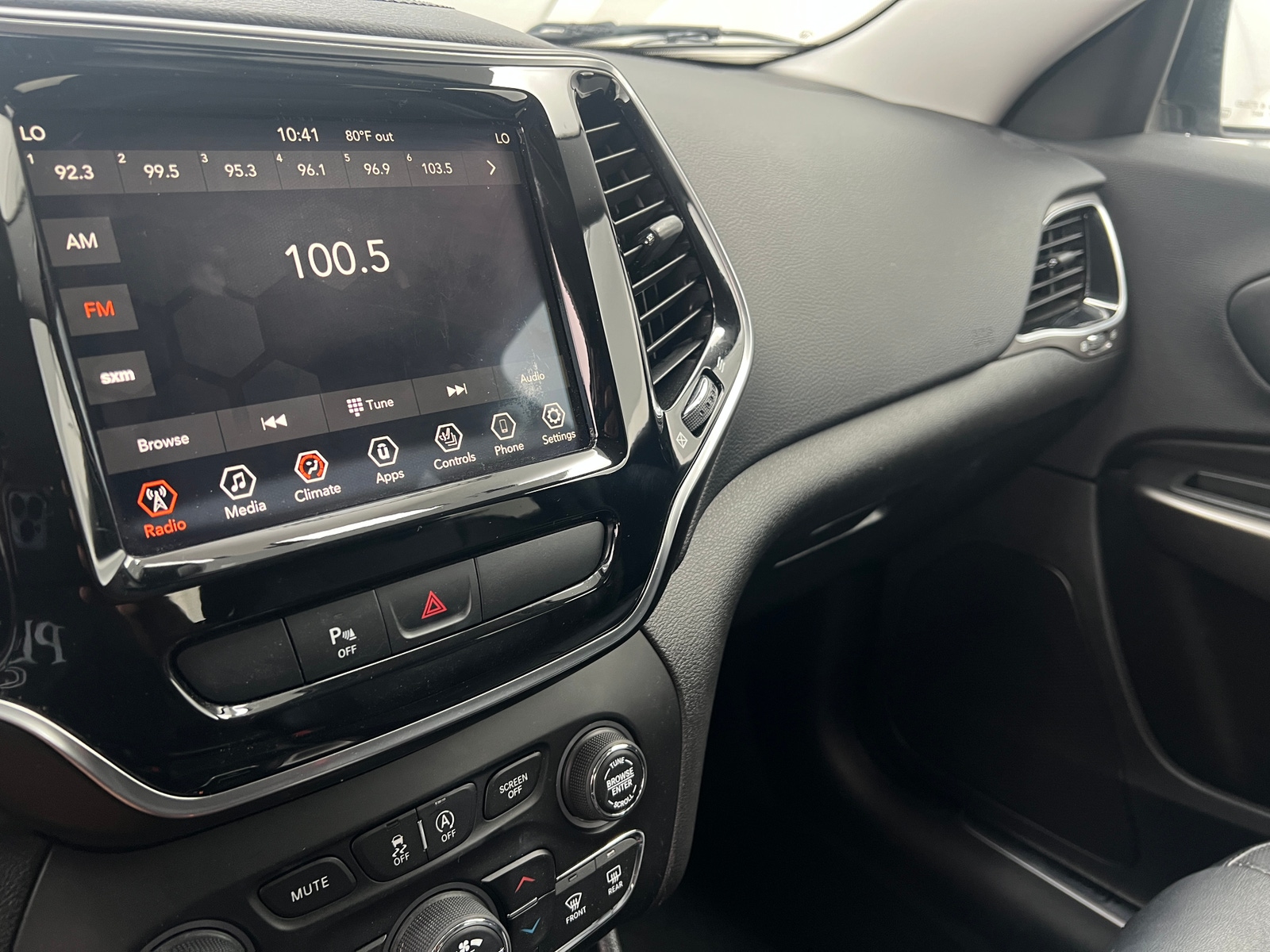 Thumbnail: 2019 Jeep Cherokee - 3