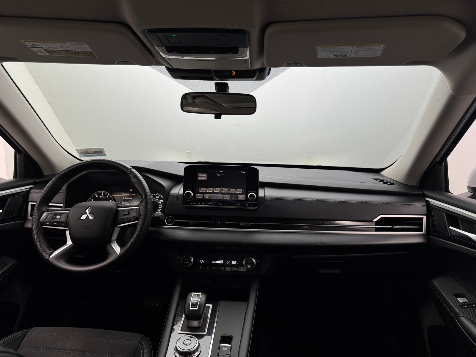 Thumbnail: 2023 Mitsubishi Outlander - 2