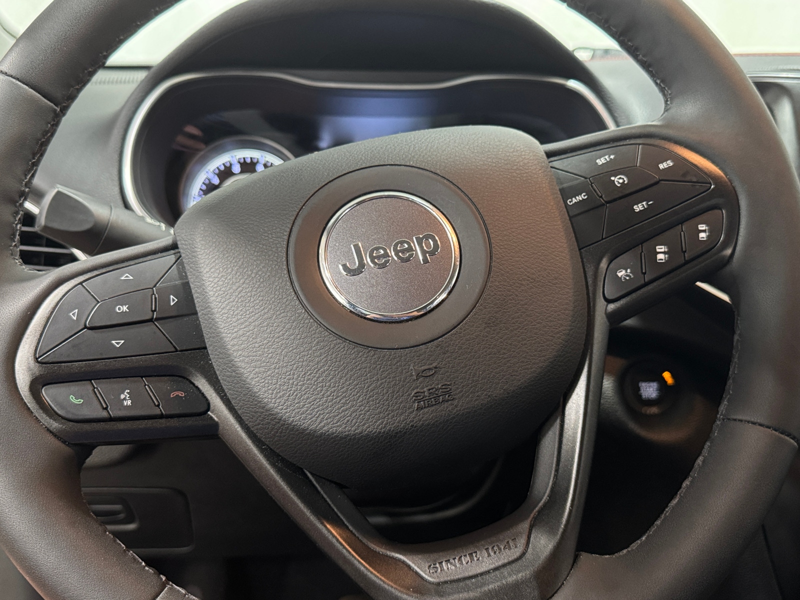 Thumbnail: 2022 Jeep Cherokee - 5