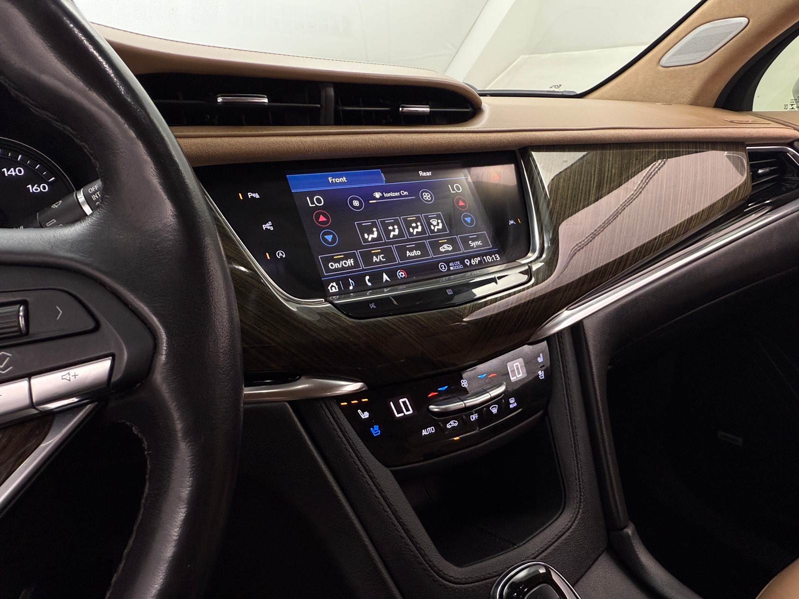 Thumbnail: 2020 Cadillac XT6 - 3