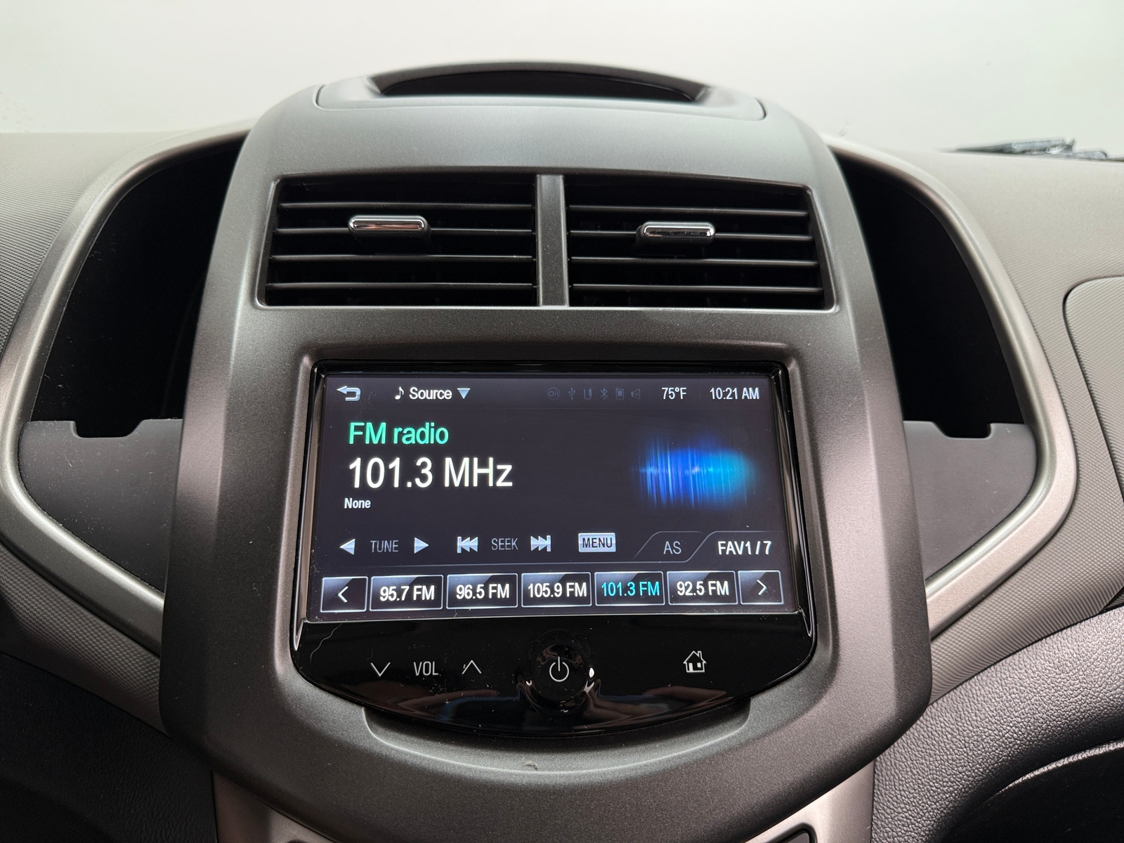 Thumbnail: 2016 Chevrolet Sonic - 4