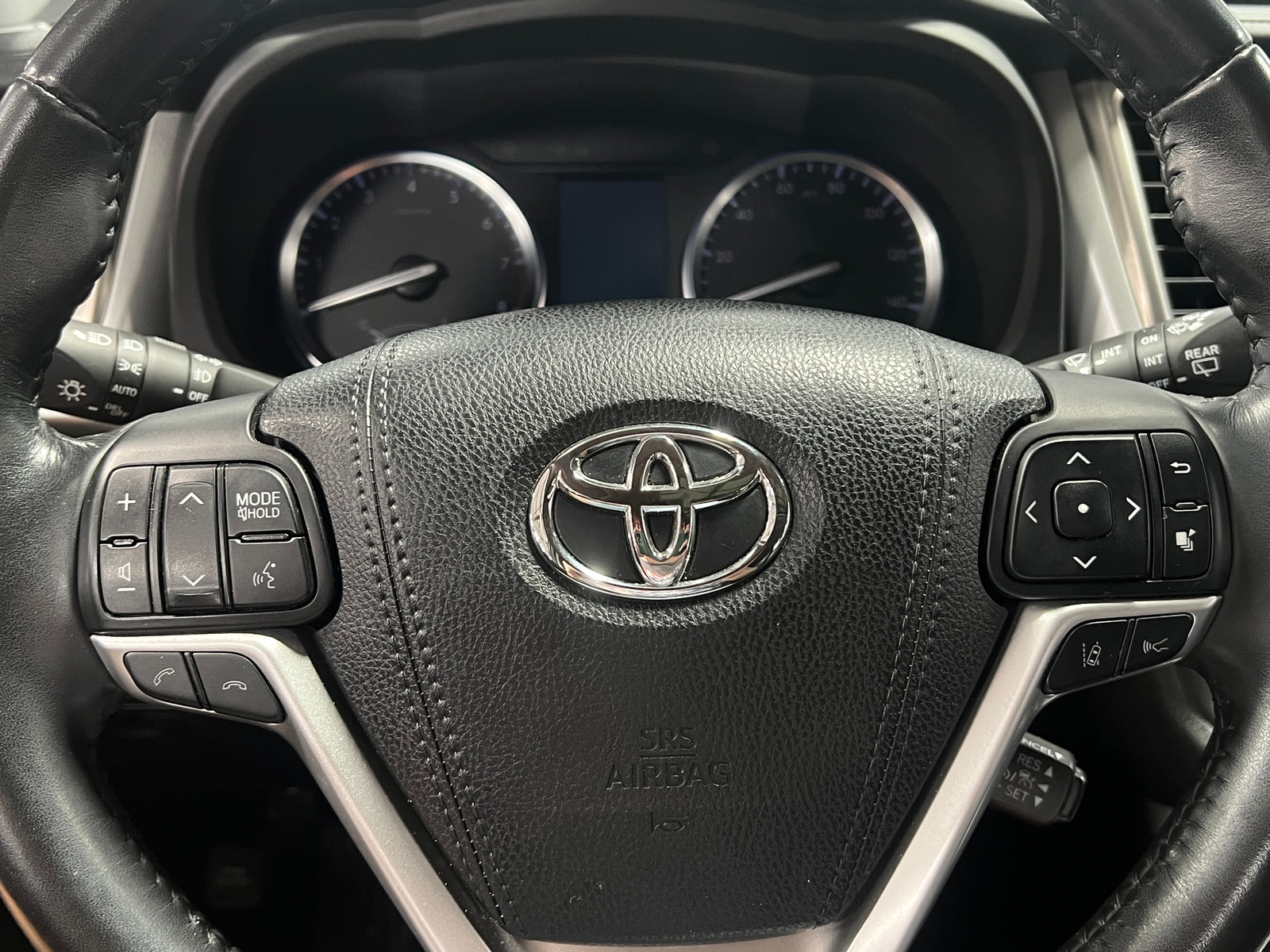 Thumbnail: 2018 Toyota Highlander - 4