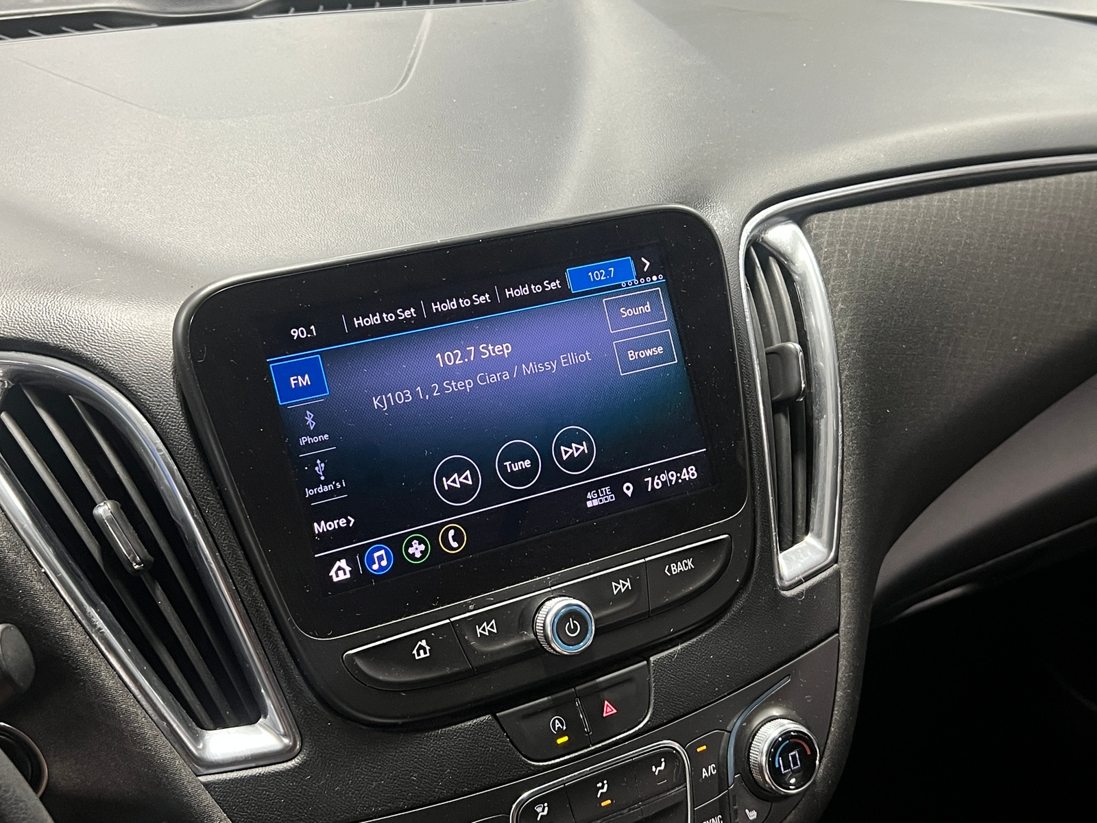 Thumbnail: 2020 Chevrolet Malibu - 4