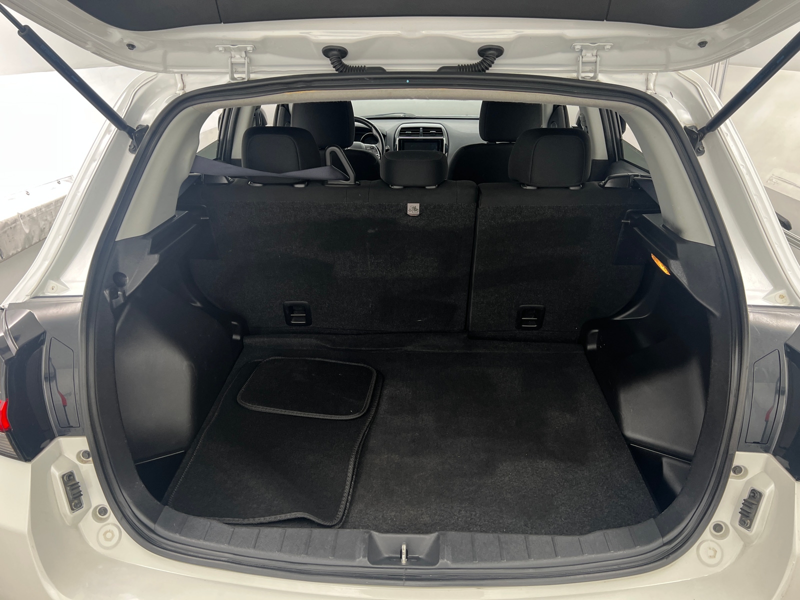 Thumbnail: 2020 Mitsubishi Outlander Sport - 7