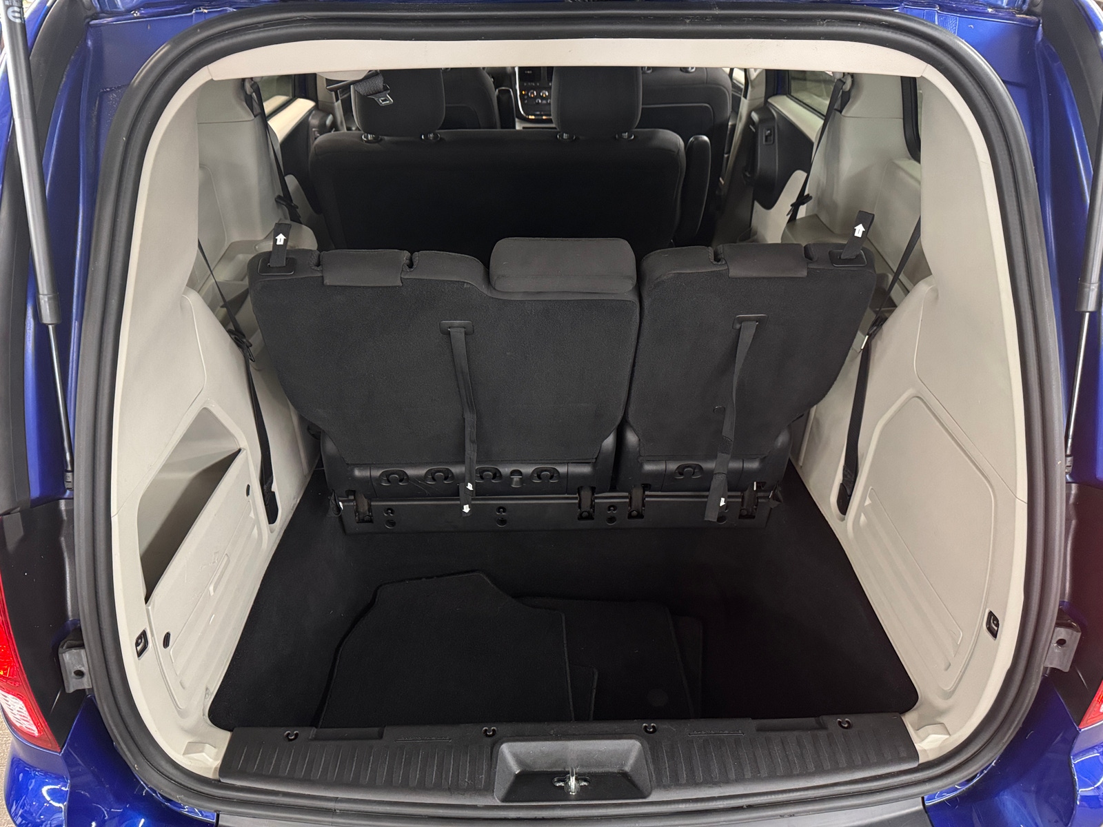 Thumbnail: 2020 Dodge Grand Caravan - 7