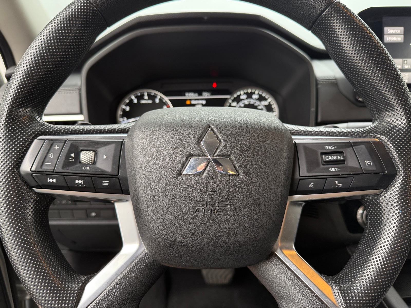 Thumbnail: 2022 Mitsubishi Outlander - 5
