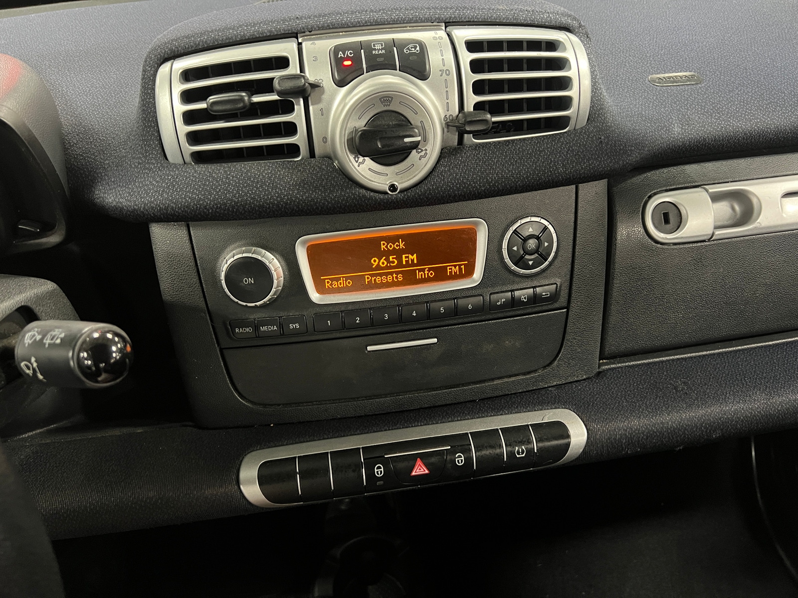 Thumbnail: 2015 smart fortwo - 4