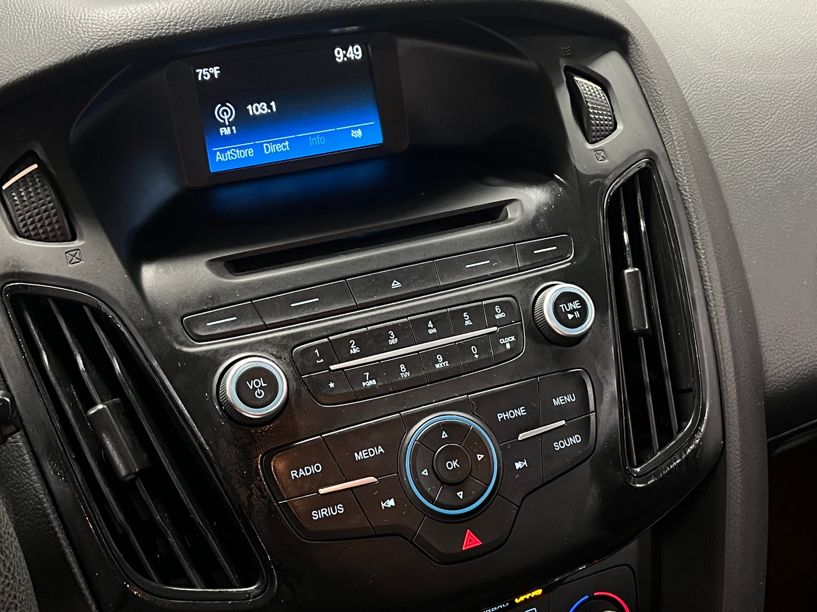 Thumbnail: 2017 Ford Focus - 4
