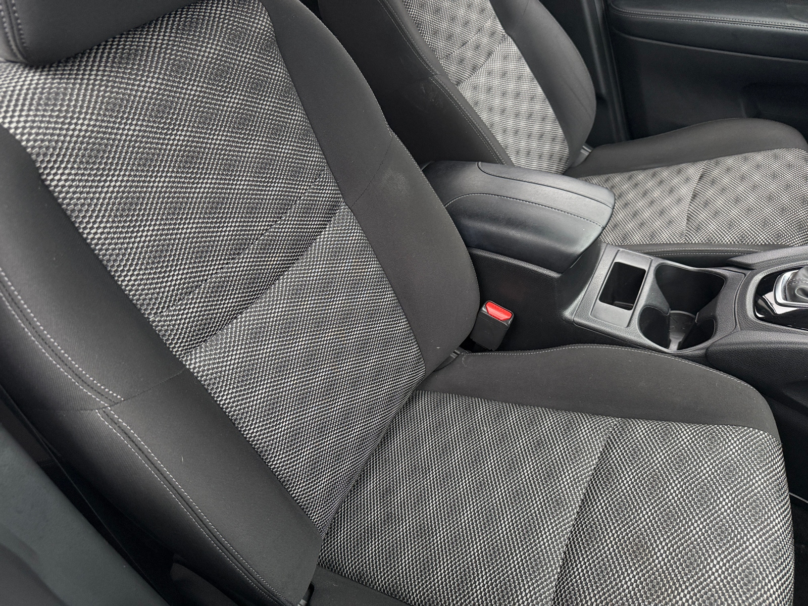 Thumbnail: 2020 Nissan Rogue Sport - 2