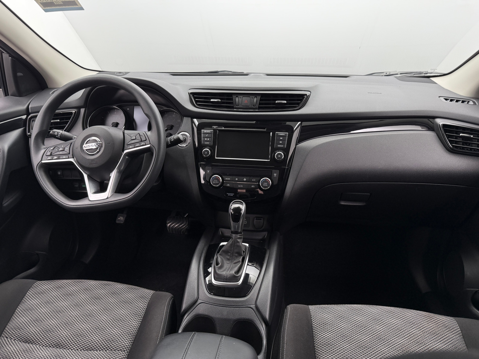 Thumbnail: 2020 Nissan Rogue Sport - 3