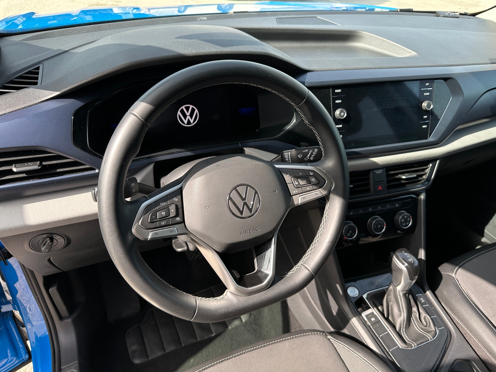 Thumbnail: 2023 Volkswagen Taos - 4