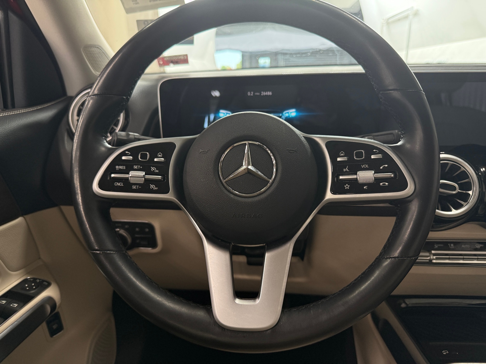Thumbnail: 2021 Mercedes-Benz GLB - 4