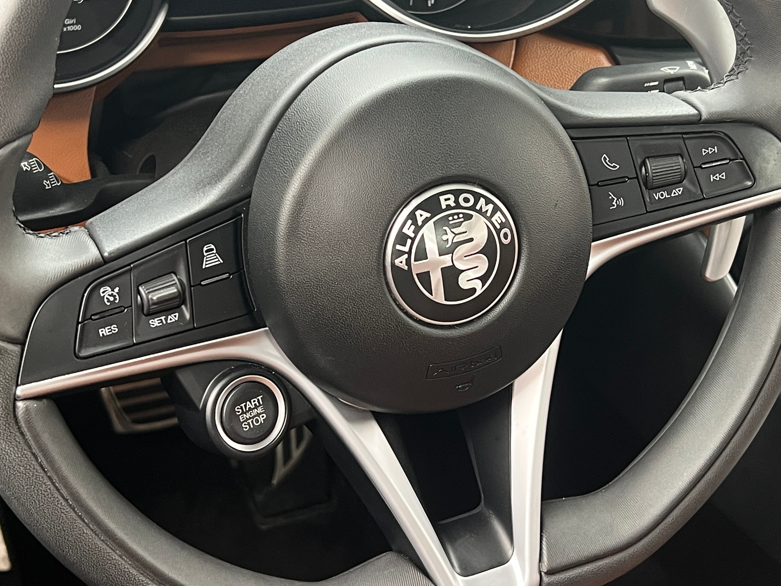 Thumbnail: 2019 Alfa Romeo Giulia - 4
