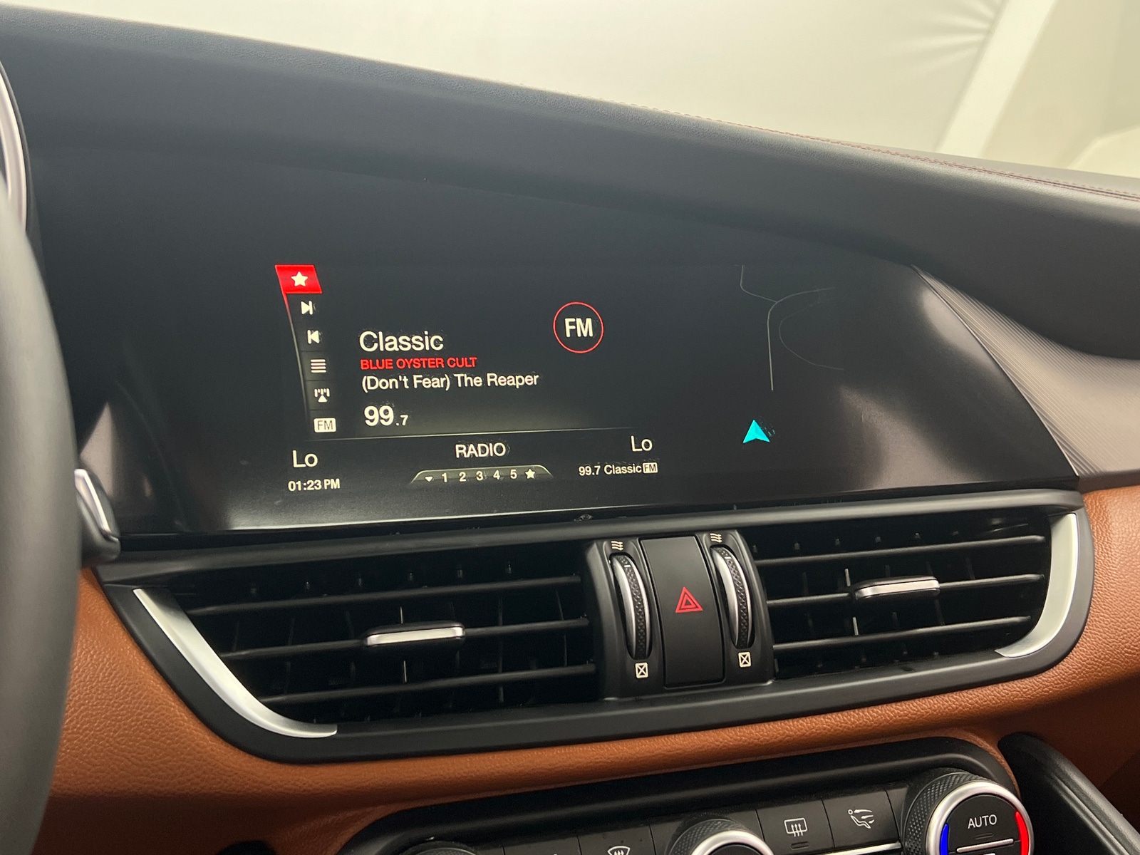 Thumbnail: 2019 Alfa Romeo Giulia - 3