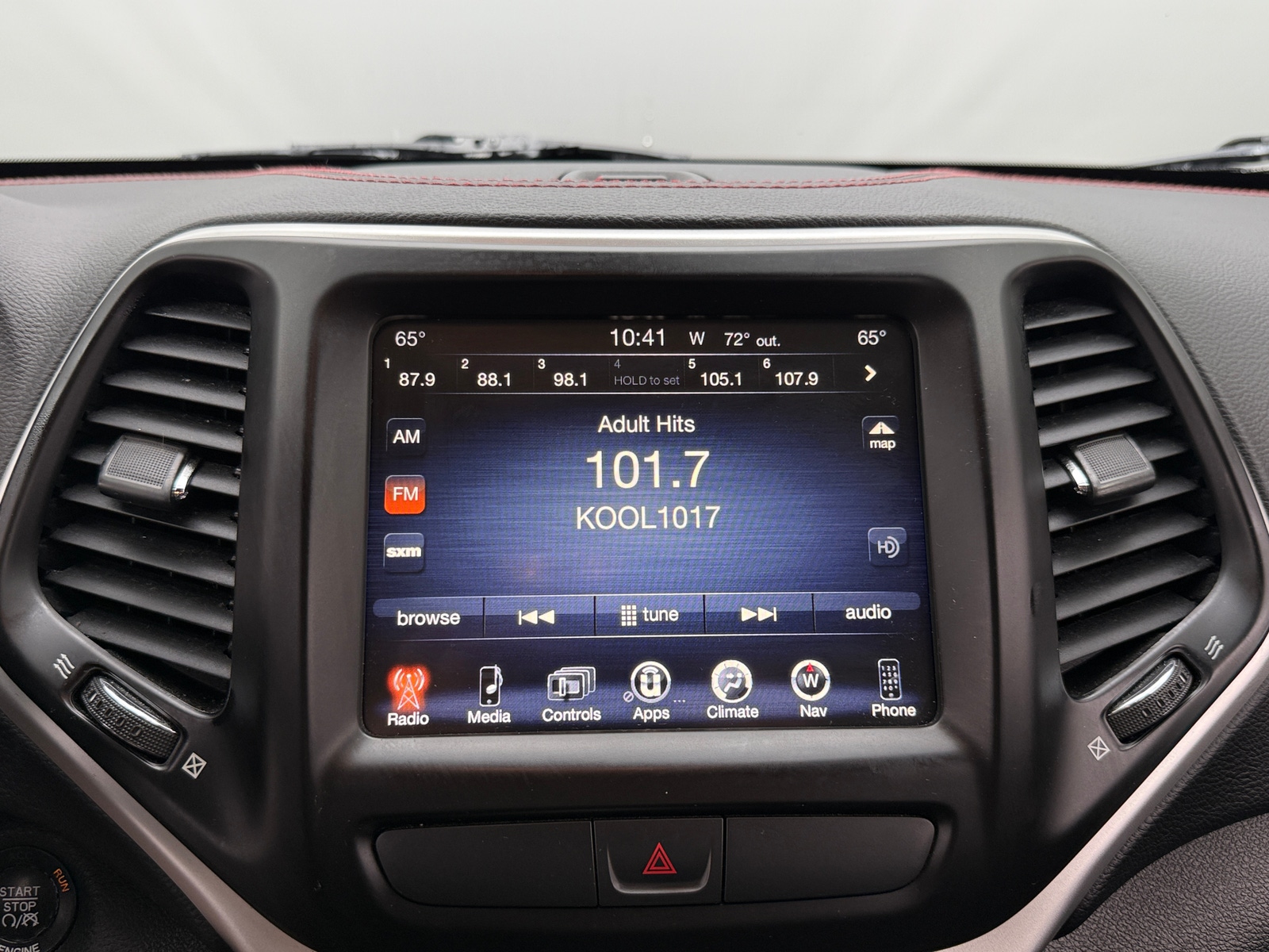 Thumbnail: 2015 Jeep Cherokee - 4
