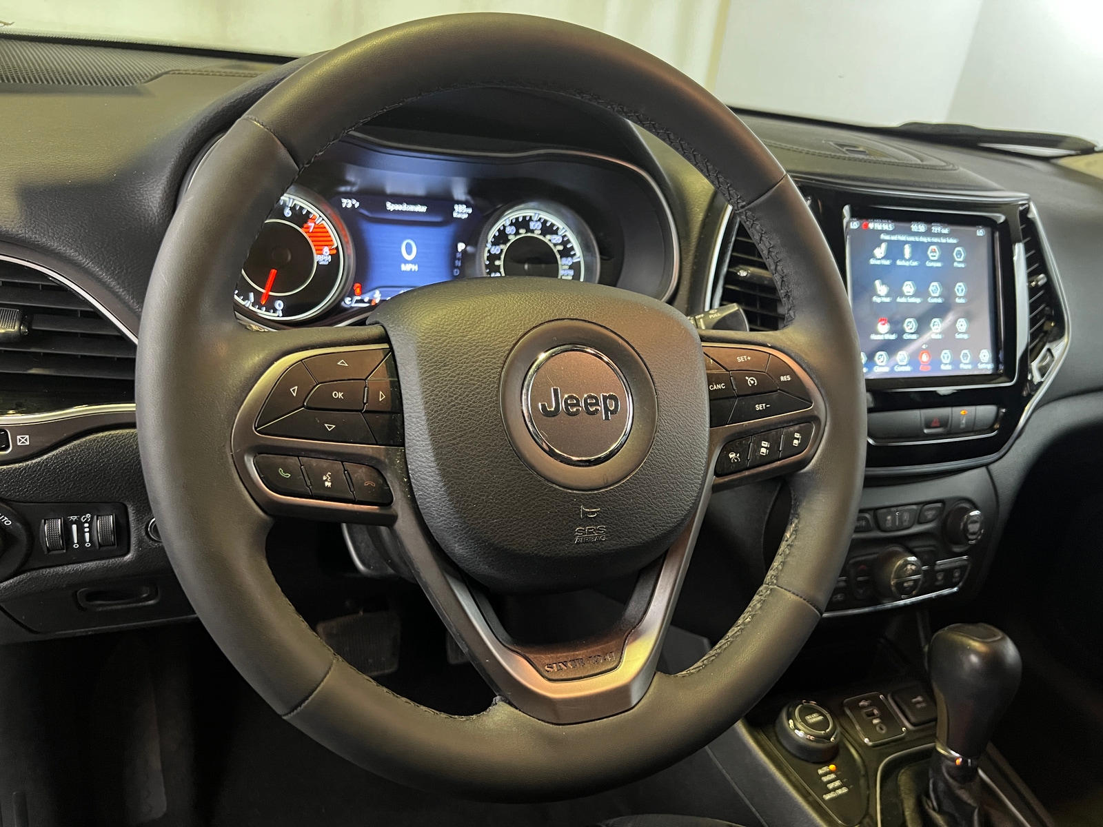 Thumbnail: 2022 Jeep Cherokee - 4