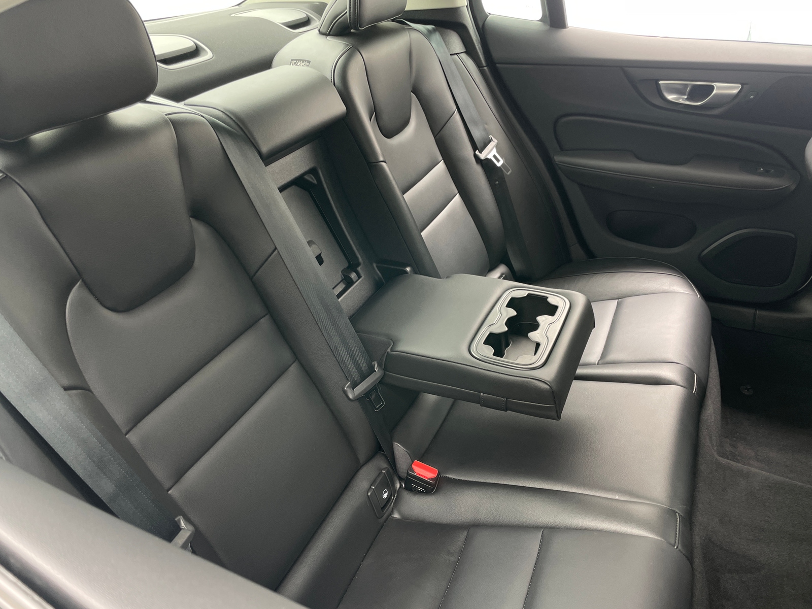 Thumbnail: 2024 Volvo S60 - 6