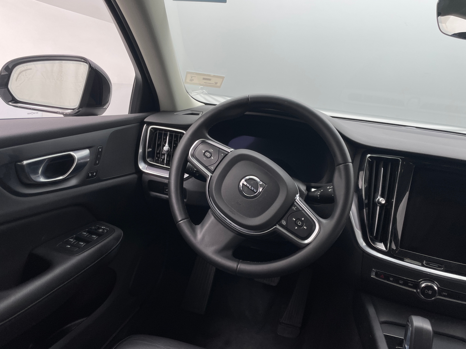 Thumbnail: 2024 Volvo S60 - 5