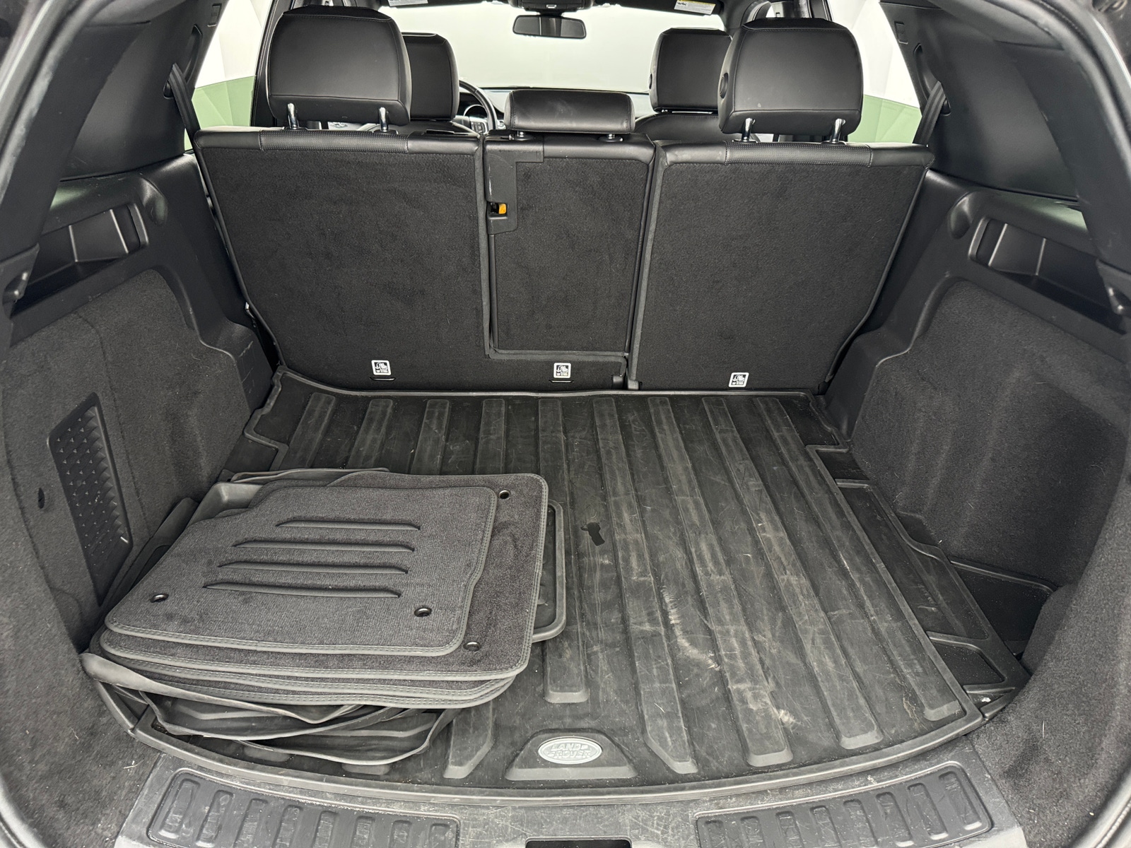 Thumbnail: 2019 Land Rover Discovery Sport - 6