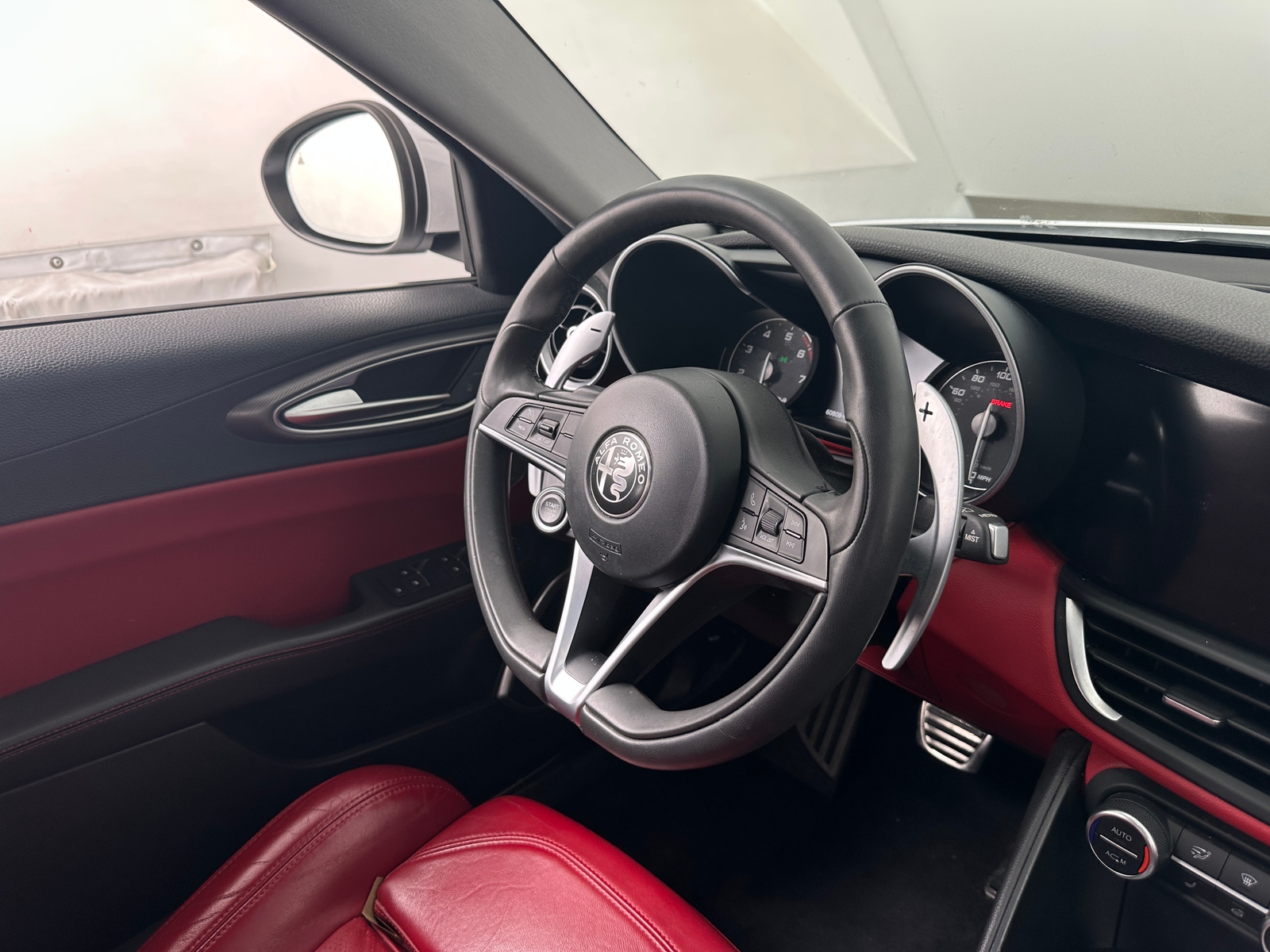Thumbnail: 2019 Alfa Romeo Giulia - 4