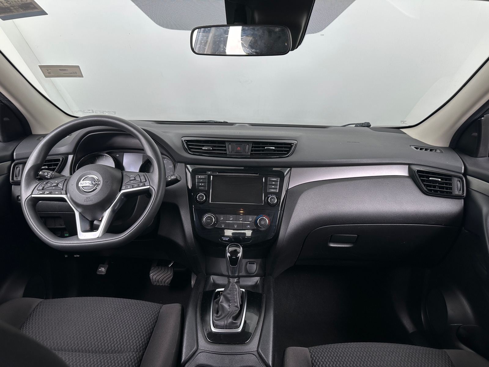 Thumbnail: 2020 Nissan Rogue Sport - 3