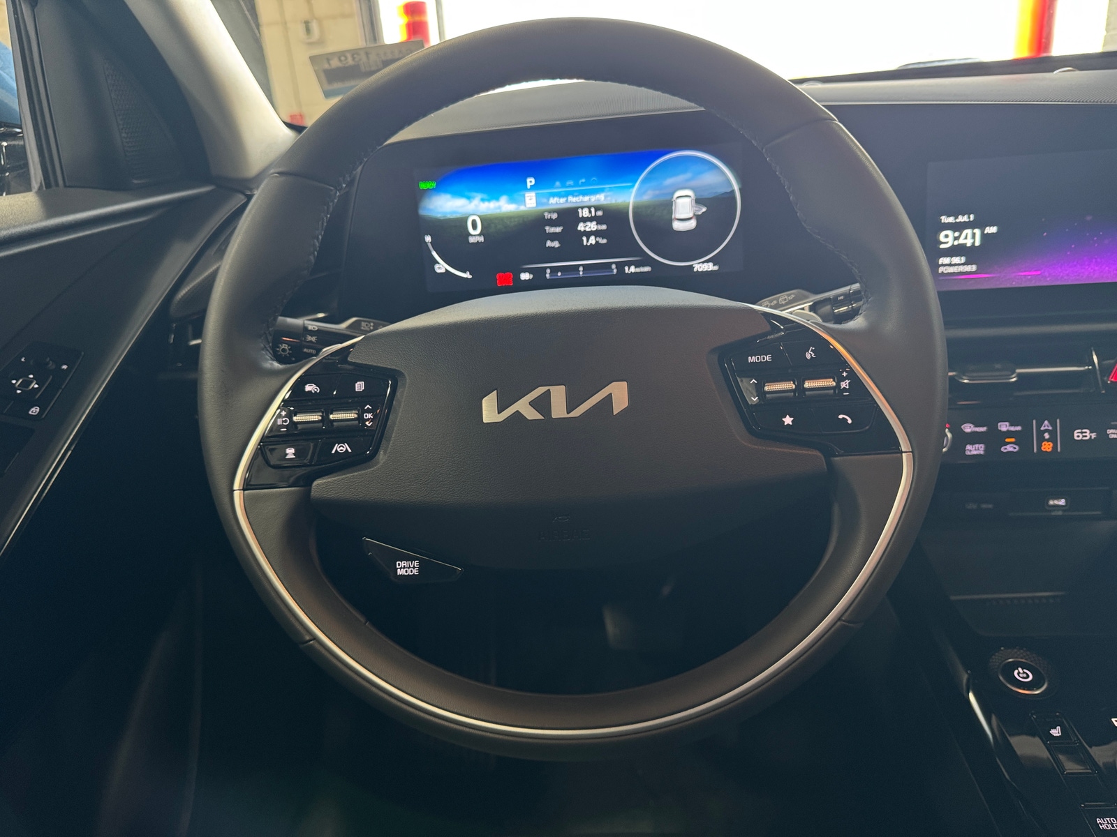 Thumbnail: 2024 Kia Niro - 4