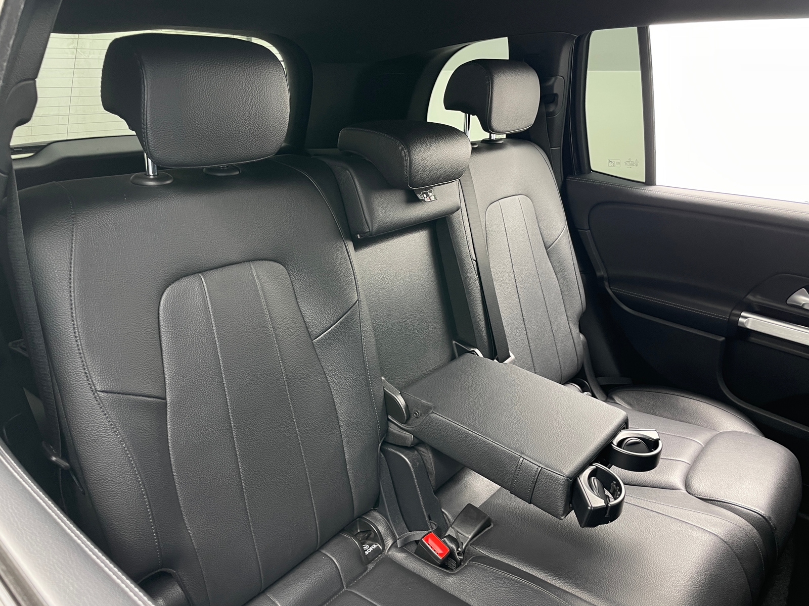 Thumbnail: 2021 Mercedes-Benz GLB - 5