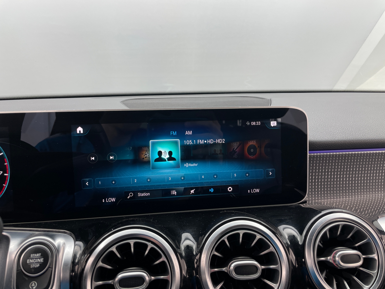 Thumbnail: 2021 Mercedes-Benz GLB - 3