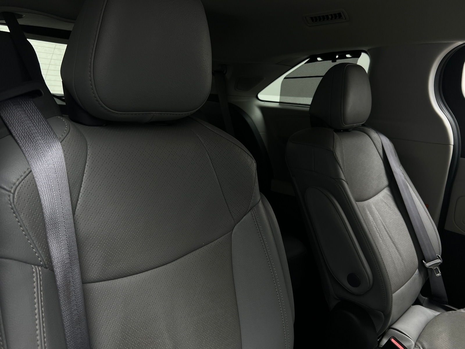 Thumbnail: 2022 Toyota Sienna - 5