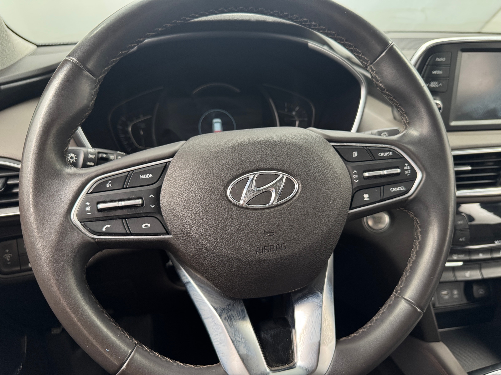 Thumbnail: 2019 Hyundai Santa Fe - 4