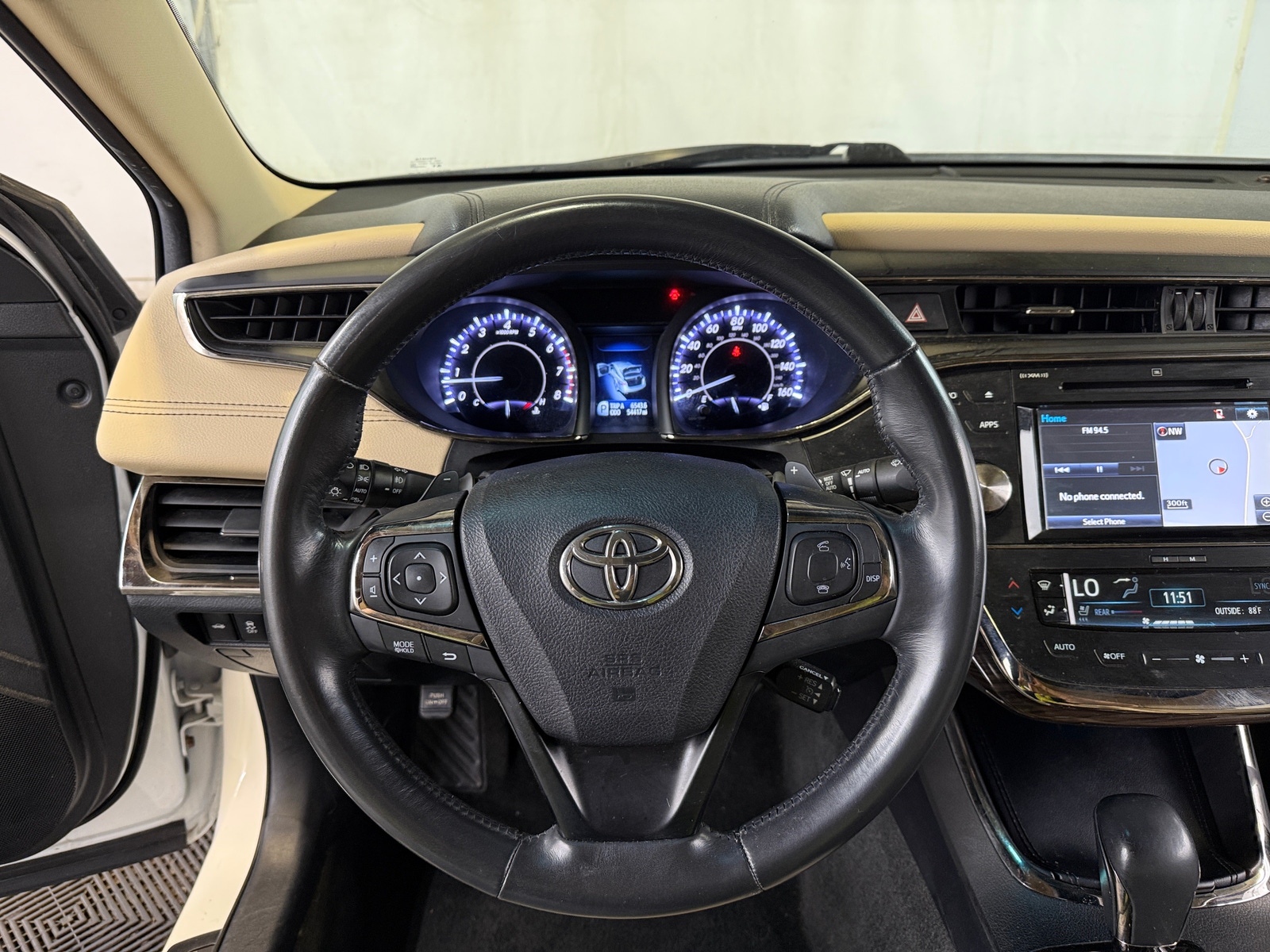 Thumbnail: 2015 Toyota Avalon - 4