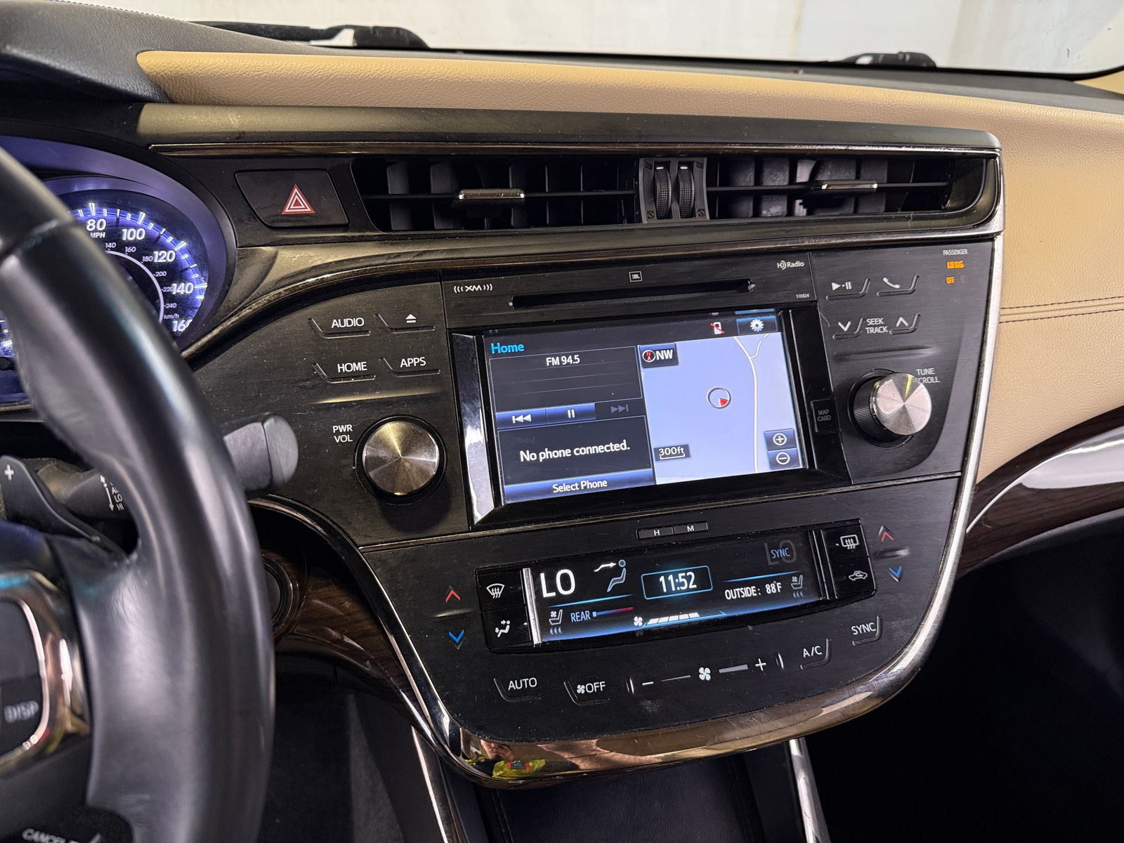 Thumbnail: 2015 Toyota Avalon - 3