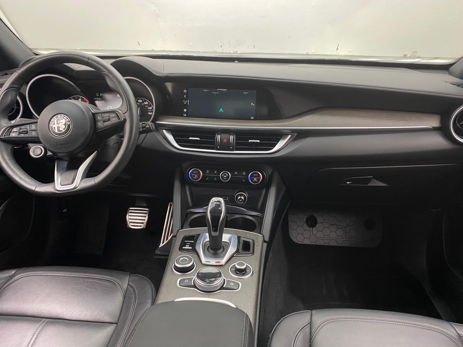 Thumbnail: 2022 Alfa Romeo Stelvio - 2