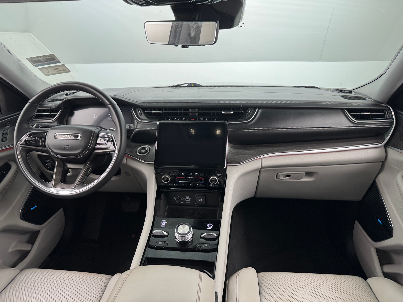 Thumbnail: 2022 Jeep Grand Cherokee L - 2