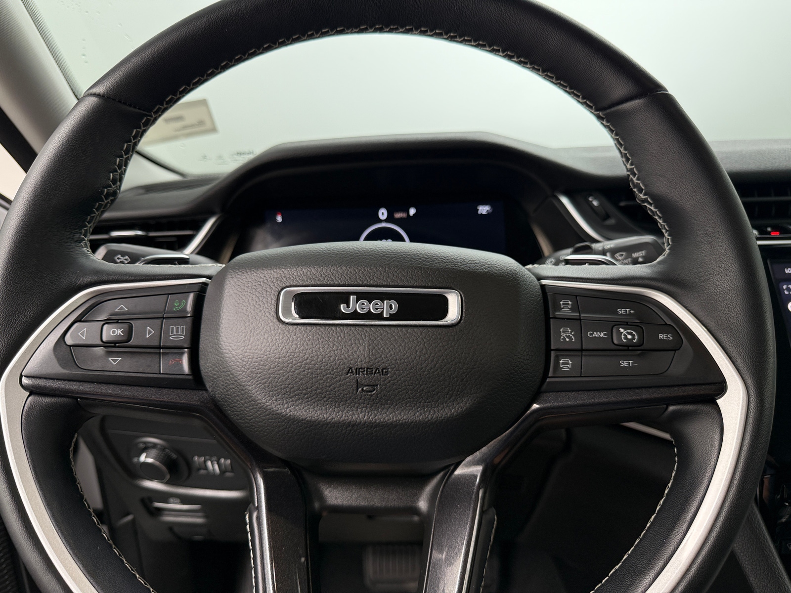Thumbnail: 2022 Jeep Grand Cherokee - 5
