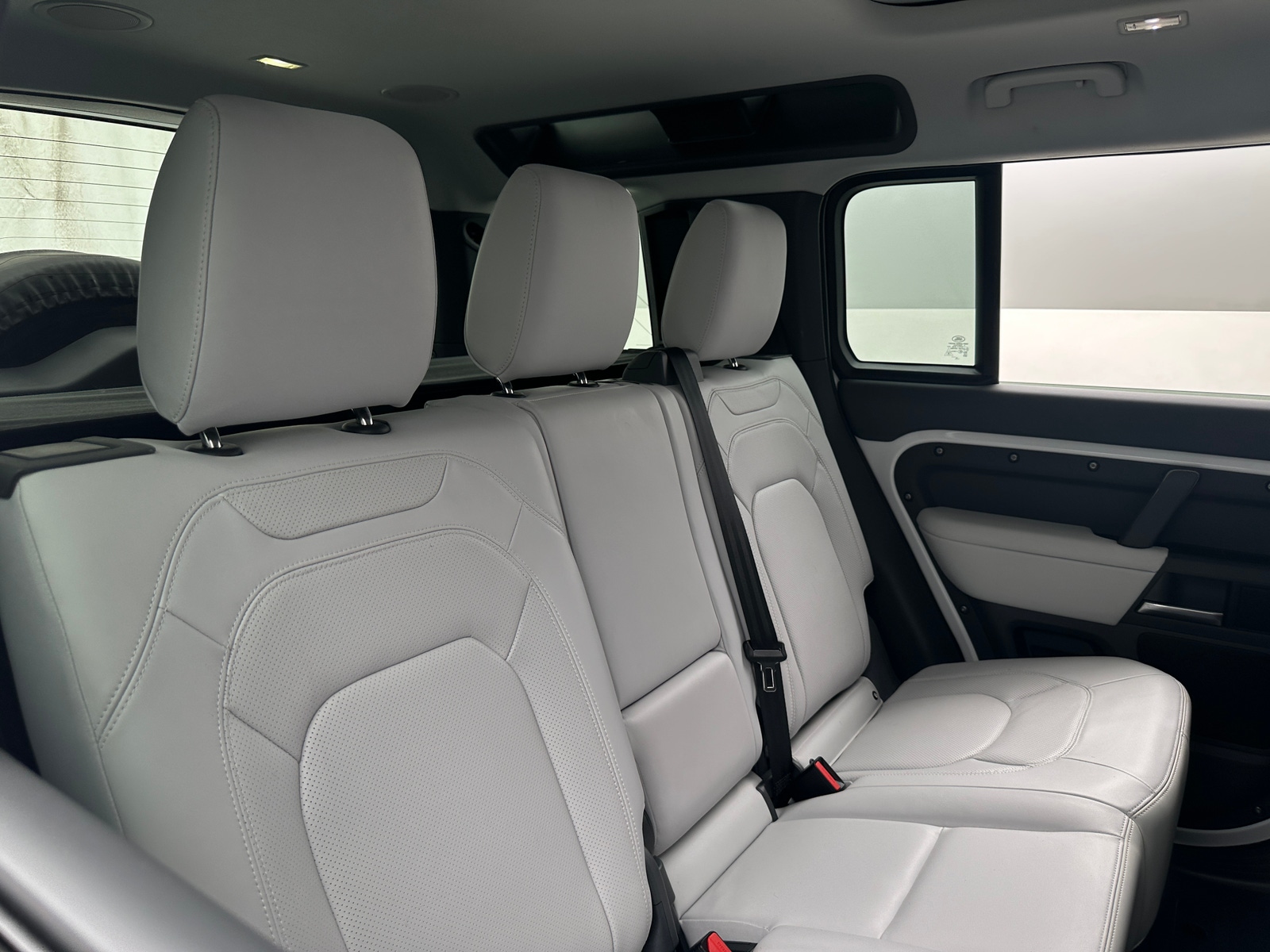 Thumbnail: 2025 Land Rover Defender - 5