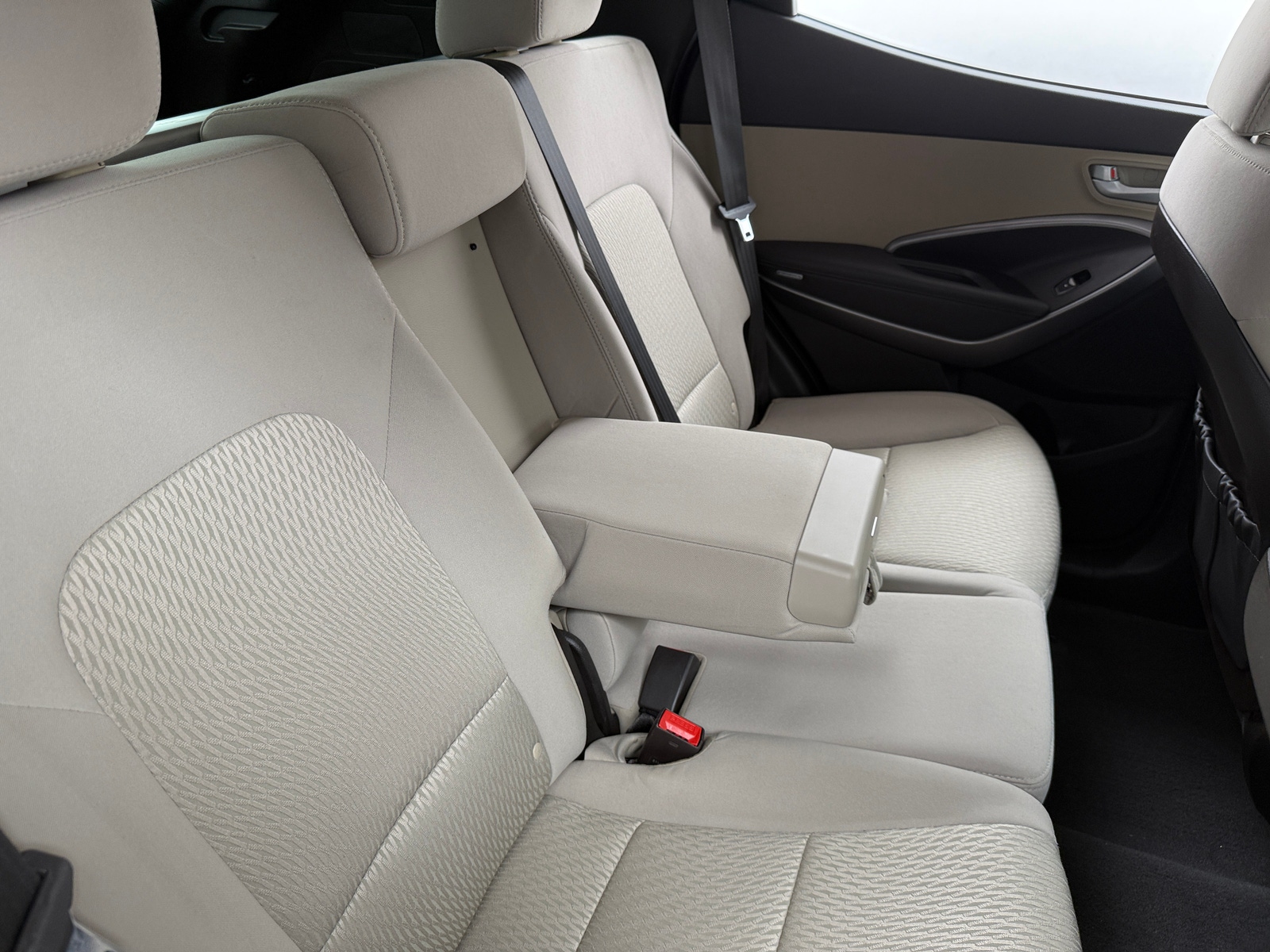 Thumbnail: 2015 Hyundai Santa Fe - 6