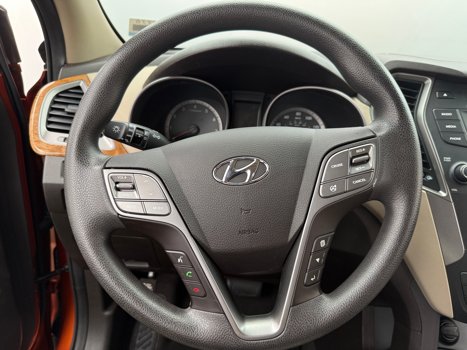 Thumbnail: 2015 Hyundai Santa Fe - 5