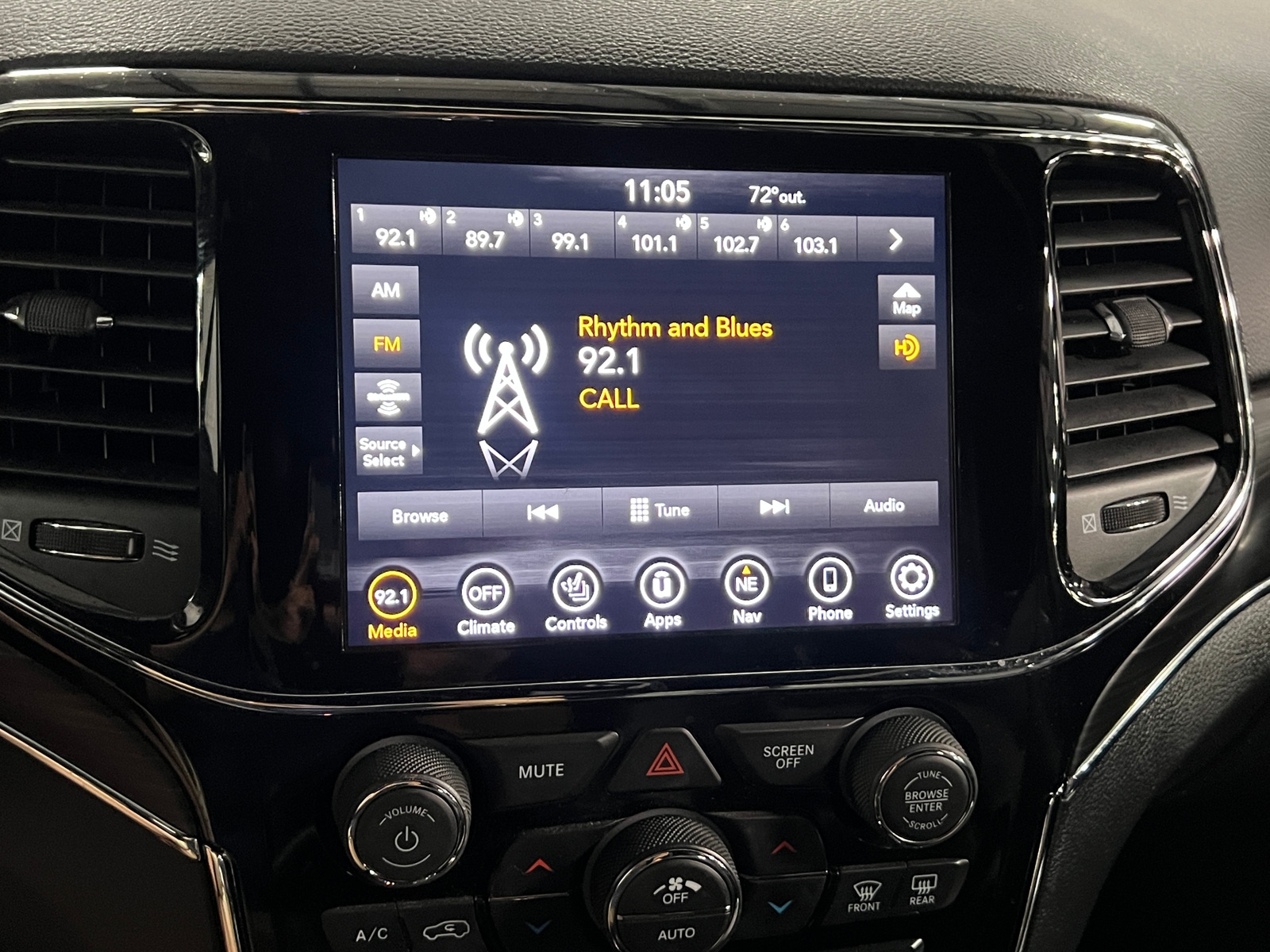 Thumbnail: 2020 Jeep Grand Cherokee - 3