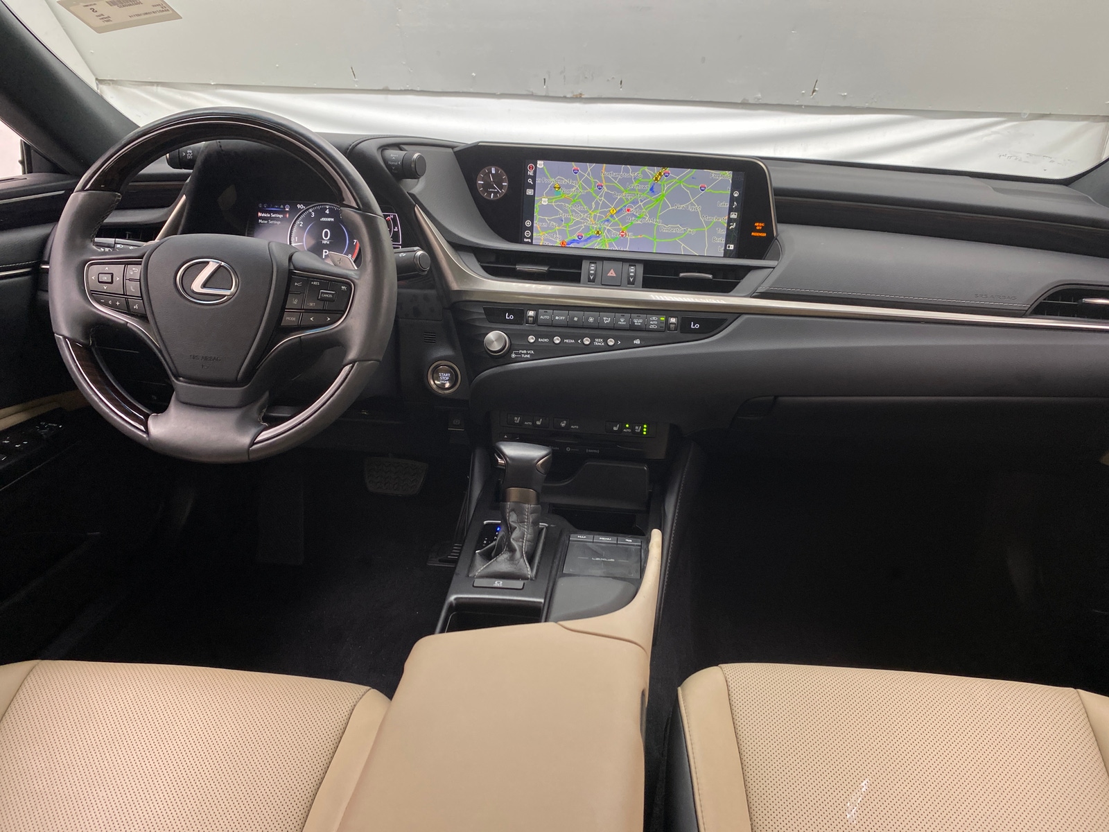 Thumbnail: 2021 Lexus ES - 2