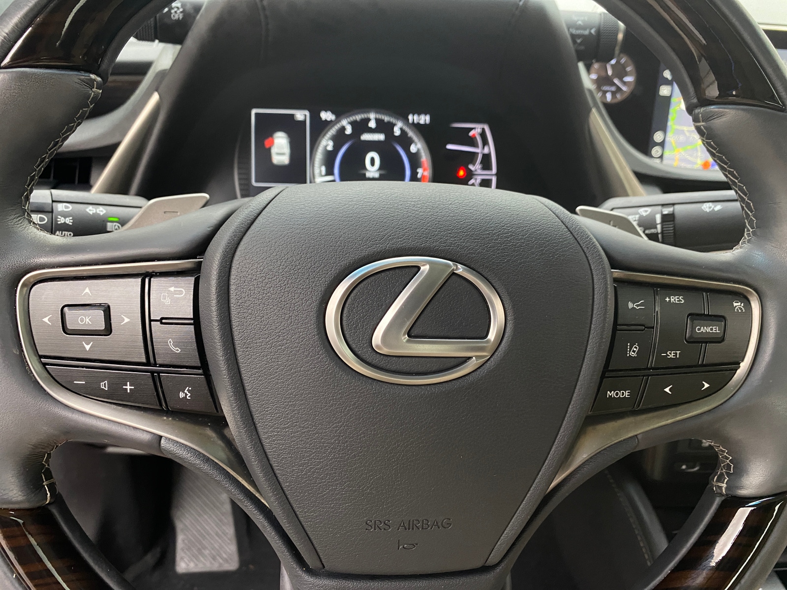 Thumbnail: 2021 Lexus ES - 4