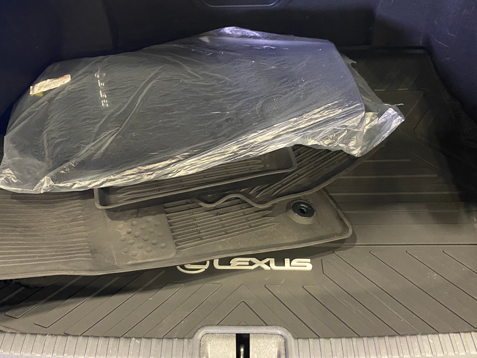 Thumbnail: 2021 Lexus ES - 6