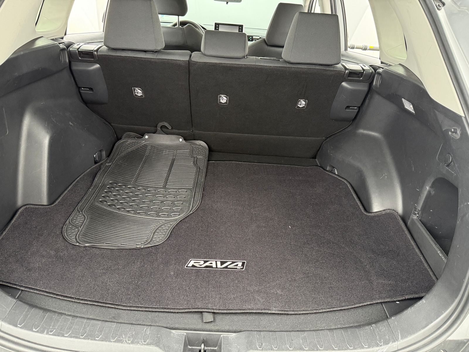 Thumbnail: 2019 Toyota RAV4 - 7